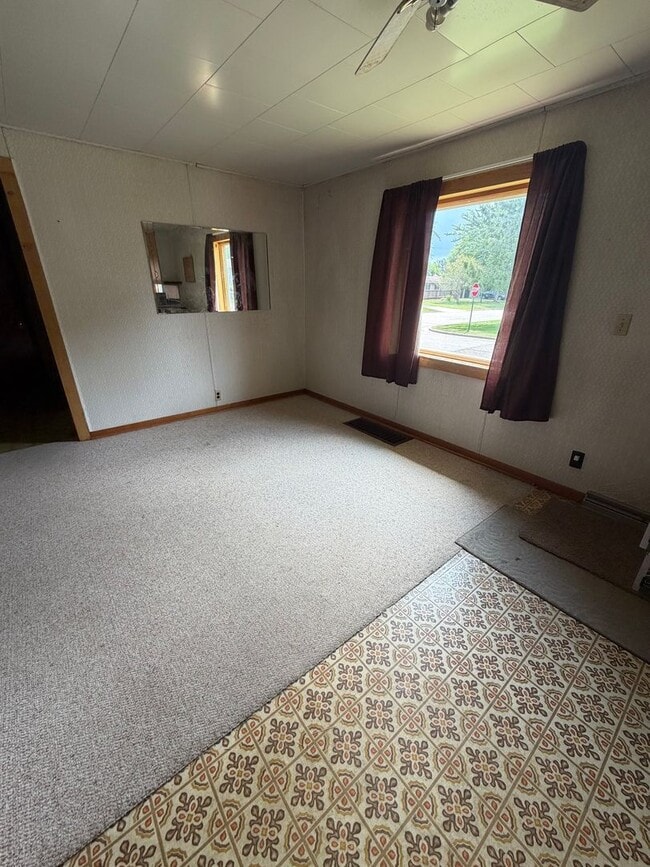 Building Photo - 4 Bed 1 Bath Single Family Home in Colby