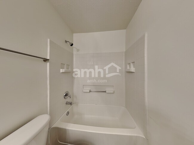 Building Photo - 2874 Meadow Point