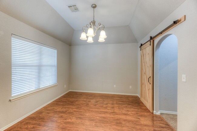 Building Photo - FOR LEASE | Jenks | 3 bed 2 bath plus offi...