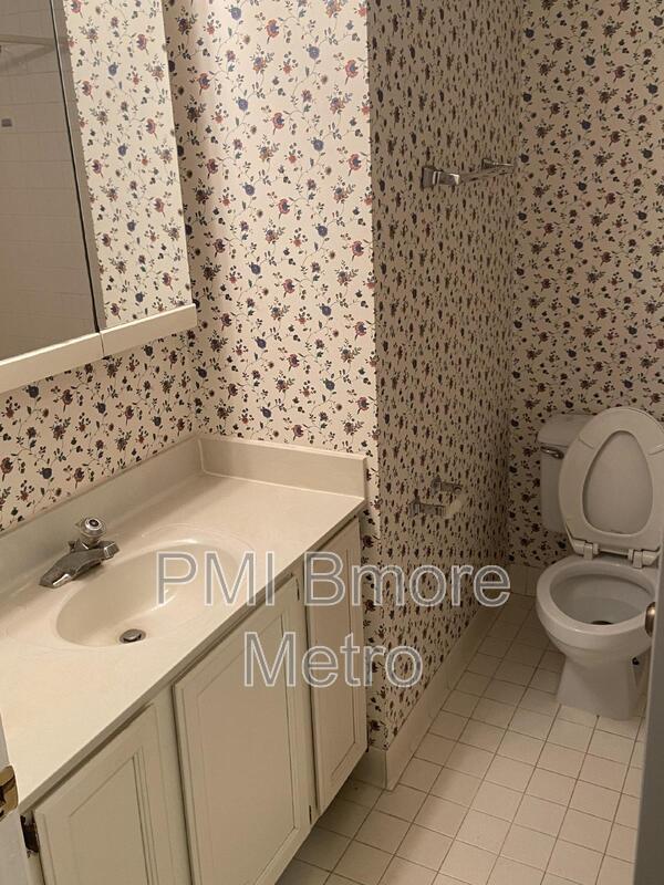 Building Photo - 5712 Roland Ave