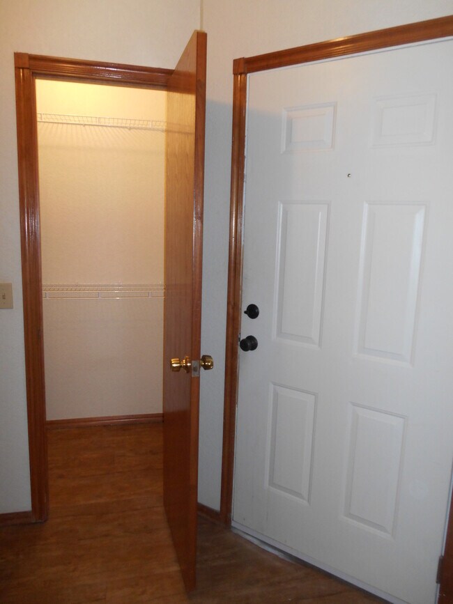 Building Photo - 3320-3322 Ridgecrest Cir