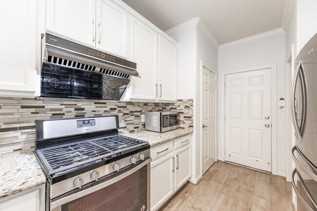 Building Photo - 24662 Folkstone Cir