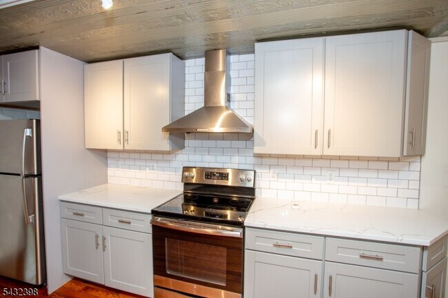 Building Photo - 54 Coryell St