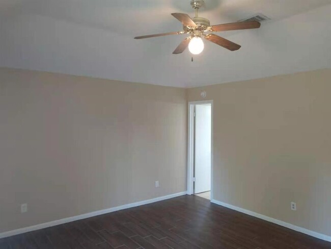 Building Photo - 18206 Brooknoll Dr