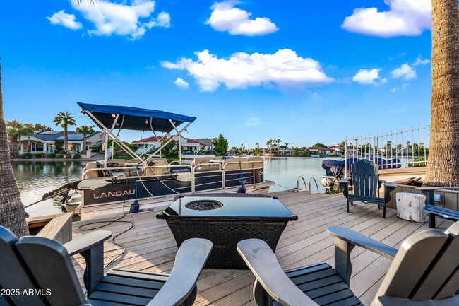 Building Photo - 1817 E Willow Tree Ct