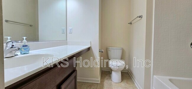 Building Photo - 210 Benthall Rd