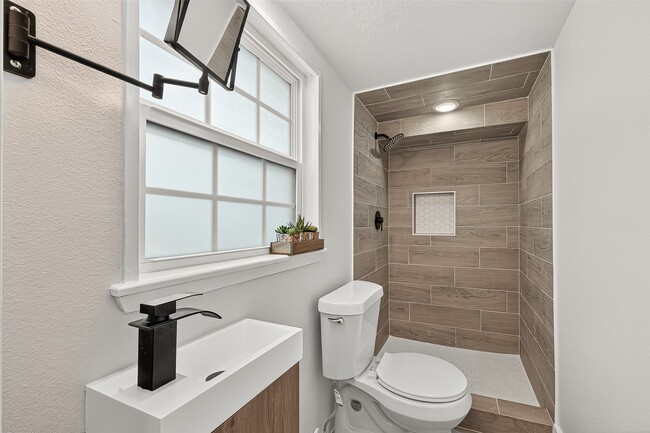 Building Photo - 1814 33rd St