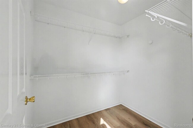 Building Photo - 7055 Oakridge Dr
