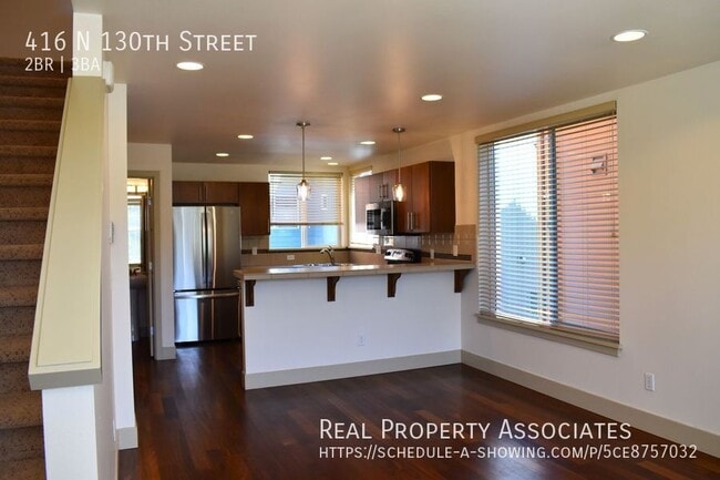 Building Photo - 416 N 130th St