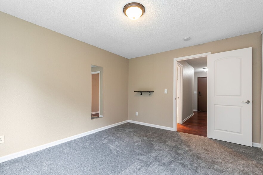 Building Photo - 750 N 143rd St