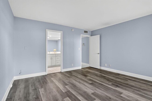 Building Photo - 2003 Granada Dr