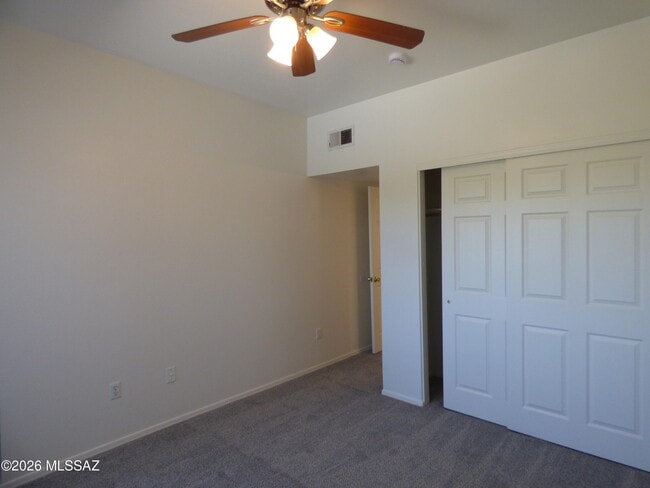 Building Photo - 1077 N Riverside Dr
