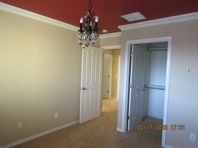 Building Photo - 4 Bedroom home gated community