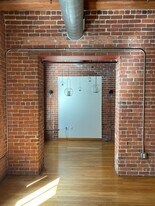 Building Photo - 9 W Broadway