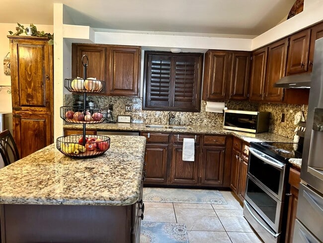 Building Photo - 1220 St John Loop