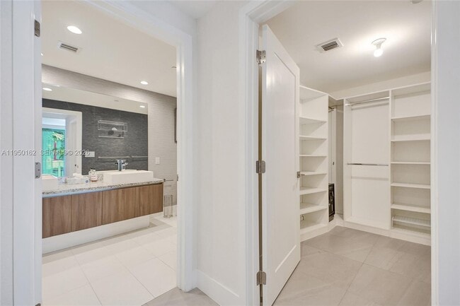 Building Photo - 1170 101st St