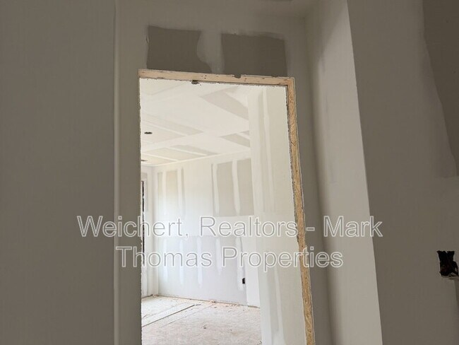 Building Photo - 1203 Fern St