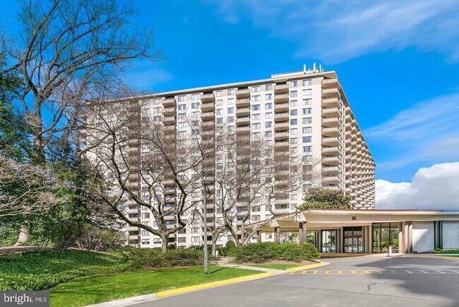 Building Photo - 5225 Pooks Hill Rd