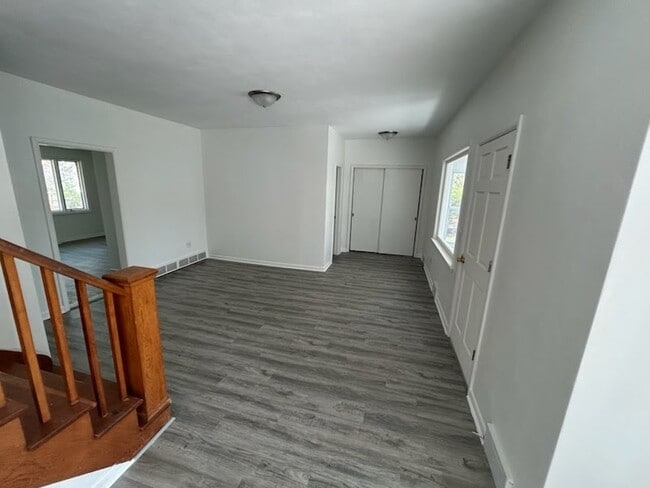 Building Photo - 114 W Alexander St