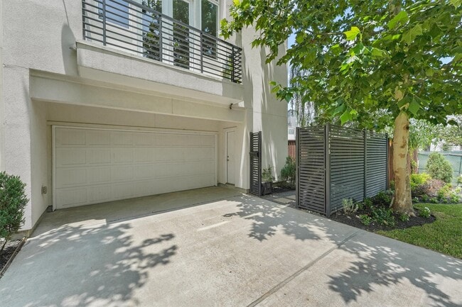 Building Photo - 3205 Baron St