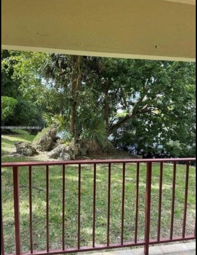 Building Photo - 8775 Park Blvd