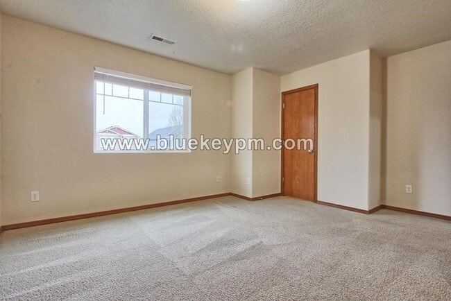 Building Photo - 3 Bed, 2.5 Bath Home Near Walnut Grove Elementary School