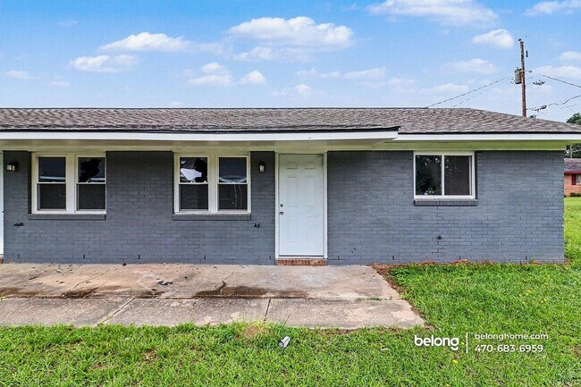 Building Photo - 3213 Lee St