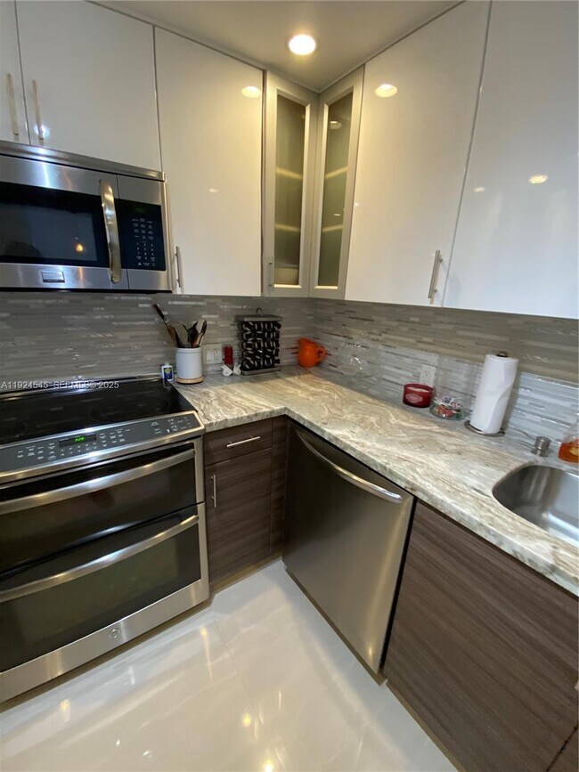 Building Photo - 1500 S Ocean Dr