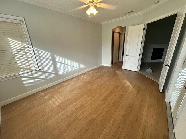 Building Photo - 8122 Whitford Ct