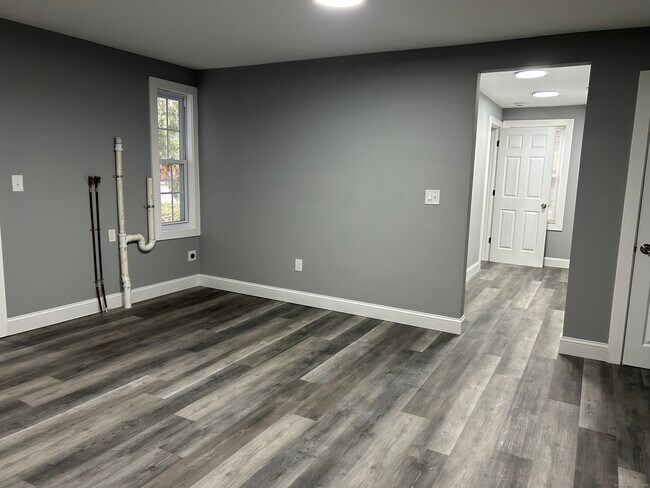 Building Photo - 92-98 Boswell Ave