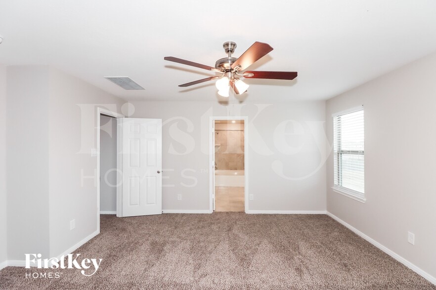 Building Photo - 16550 Bouldgreen St