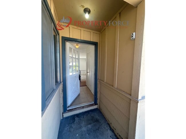 Building Photo - 2085 Ashwood Ln