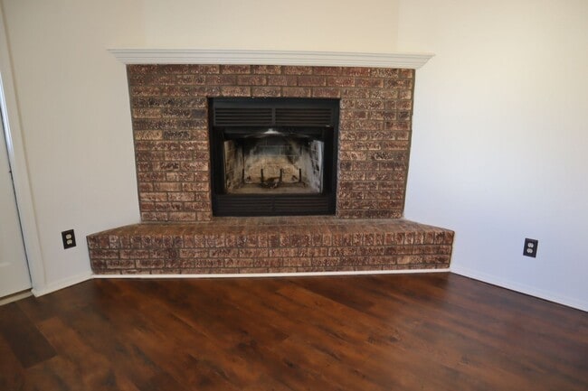 Building Photo - A Home You Have To See To Believe!!!