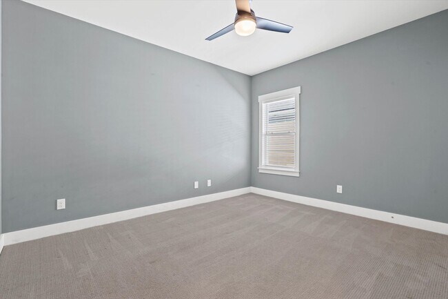 Building Photo - 655 Norman Ln