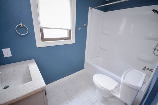 Building Photo - Beautiful 2-story home in Slatterly Park neighborhood!