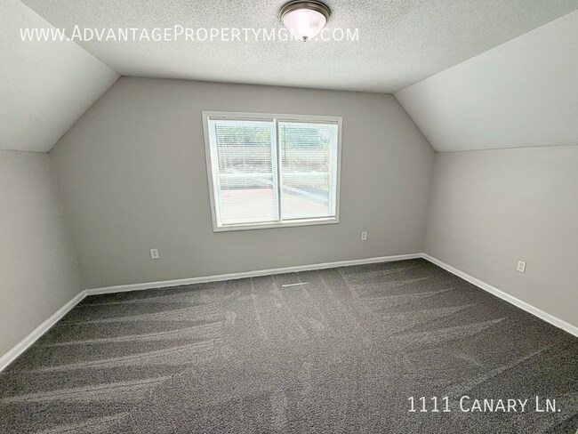Building Photo - 1111 Canary Ln