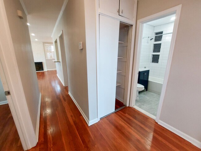 Building Photo - Fully updated 3br/2bth with large yard in ...