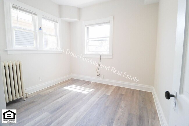 Building Photo - 846 Columbia Ave