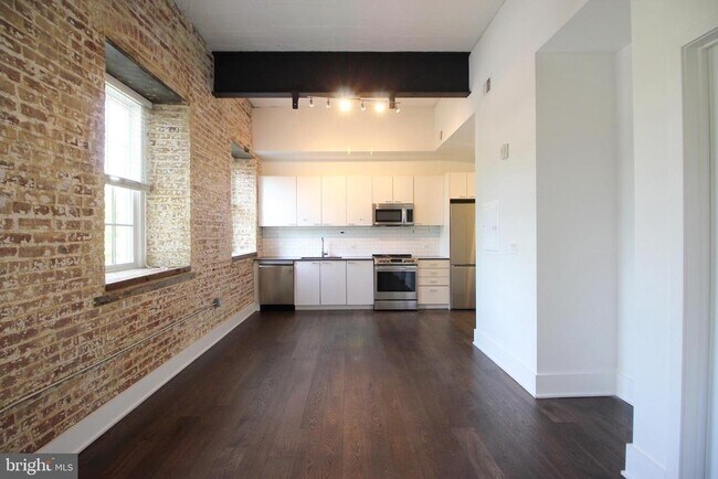 Building Photo - 515 N Washington St