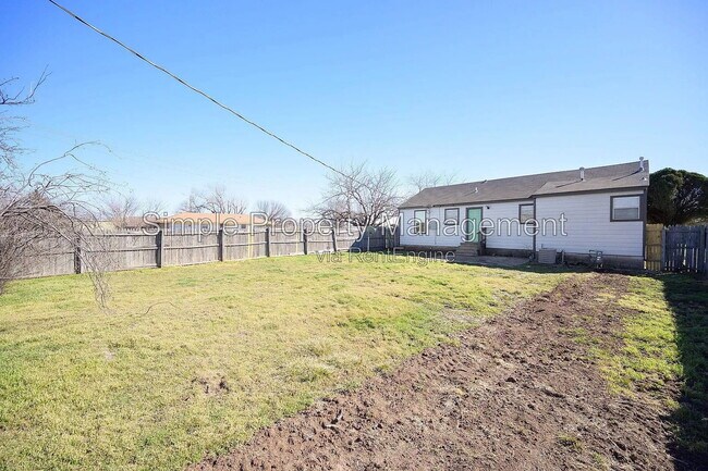 Building Photo - 605 NW 113th St