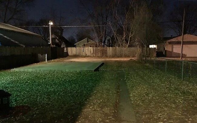 Building Photo - Pet friendly 3 Bedroom, 1 Bathroom home!