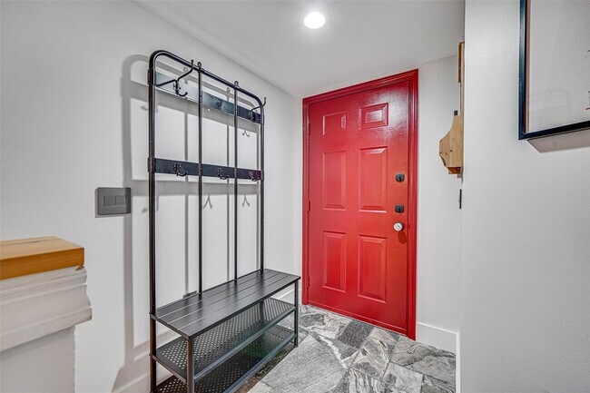 Building Photo - 2021 SE 10th Ave