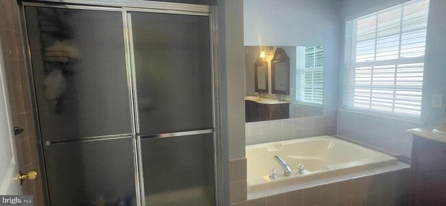 Building Photo - 2 Marchesi Dr