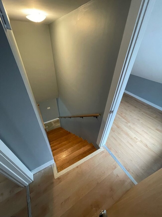 Building Photo - 111 River St