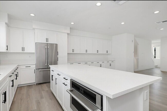 Building Photo - 6130 Village Way