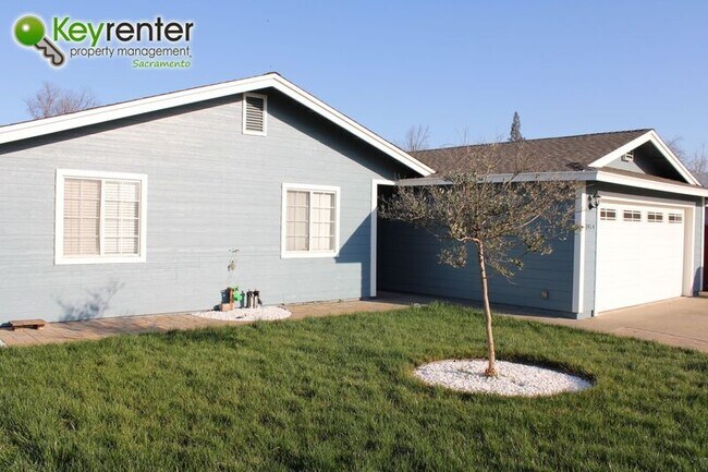 Building Photo - 3414 Surrey Ct