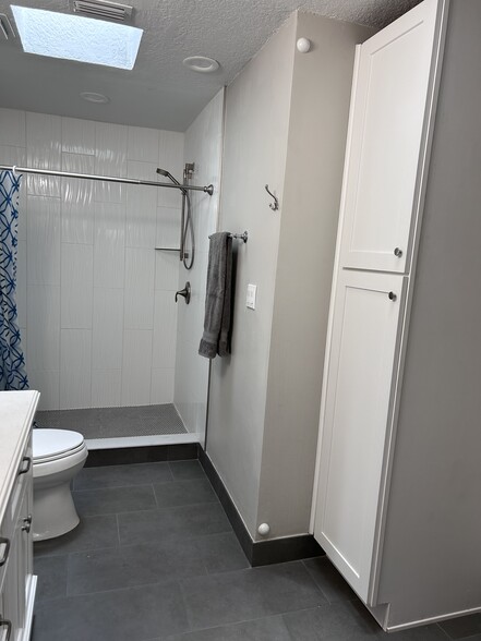 Building Photo - 8559 Pomelo Tree Ln