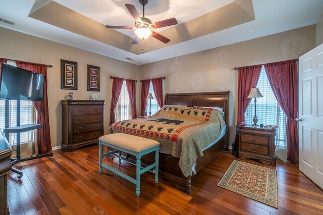 Building Photo - Luxury Golf Course Town Home with Master Suite on Main Level