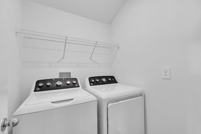 Building Photo - 4915 SW 81st Lp