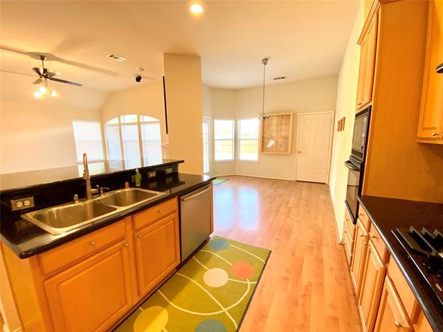 Building Photo - 1420 Hudspeth Dr